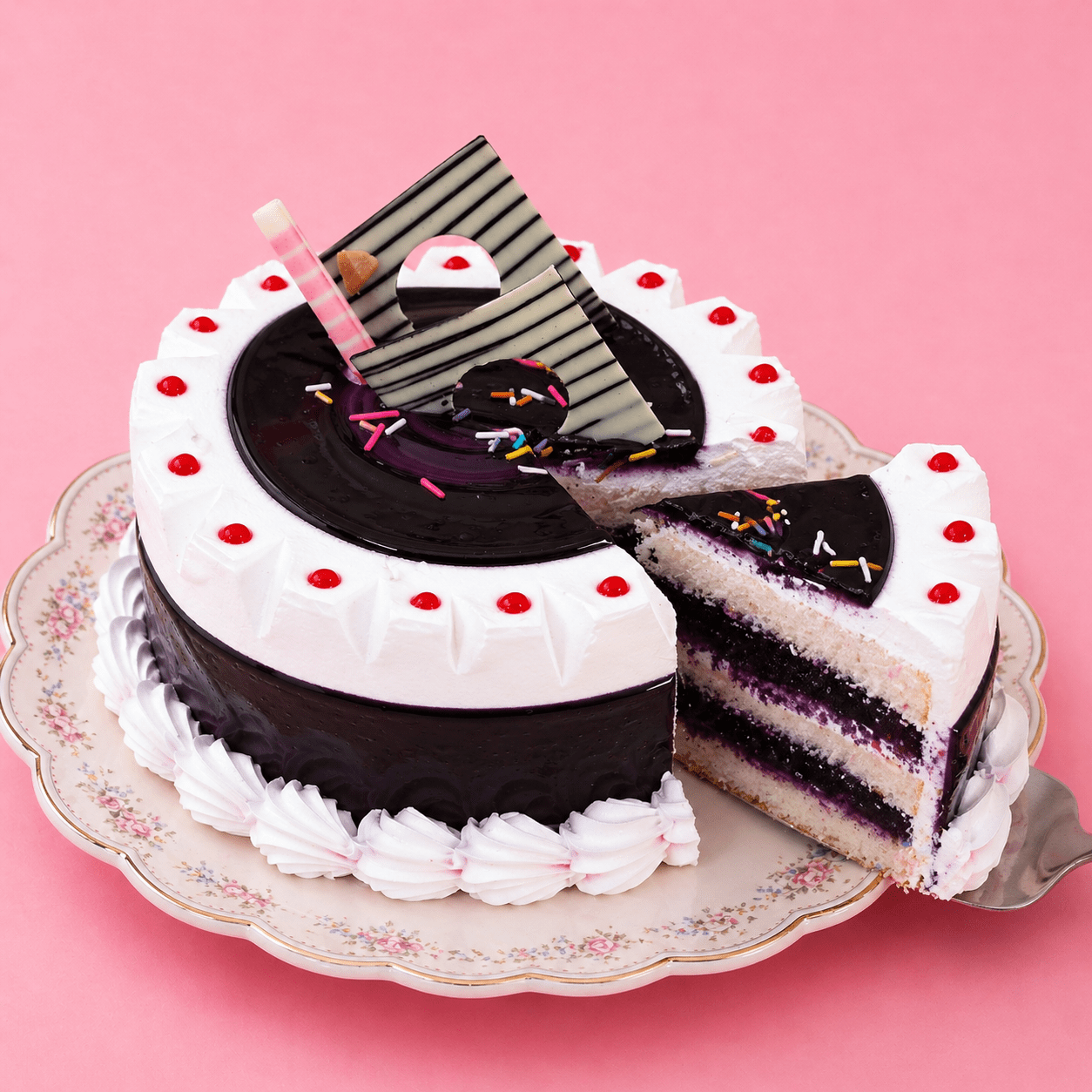 Blueberry Bliss Cream Cake - 300 Gram - Image 4
